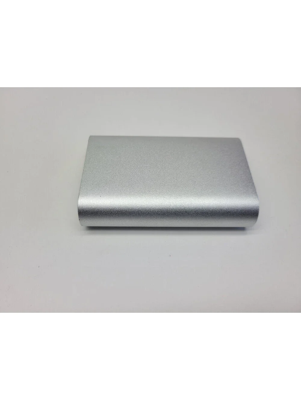 Cynthia Rowley 6000mAh Rechargeable Battery Power Bank - Silver